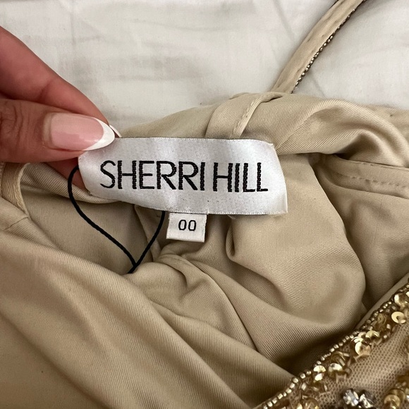 Sherry hill gorgeous beaded fringe gold dress with v back - Picture 4 of 4